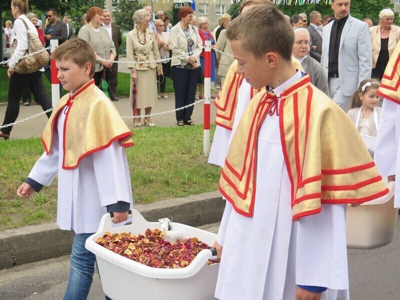 Zdjęcie 57: Święto Bożego Ciała na ulicach Piotrkowa Trybunalskiego [GALERIA]