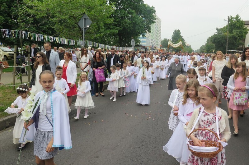 Zdjęcie 61: Święto Bożego Ciała na ulicach Piotrkowa Trybunalskiego [GALERIA]
