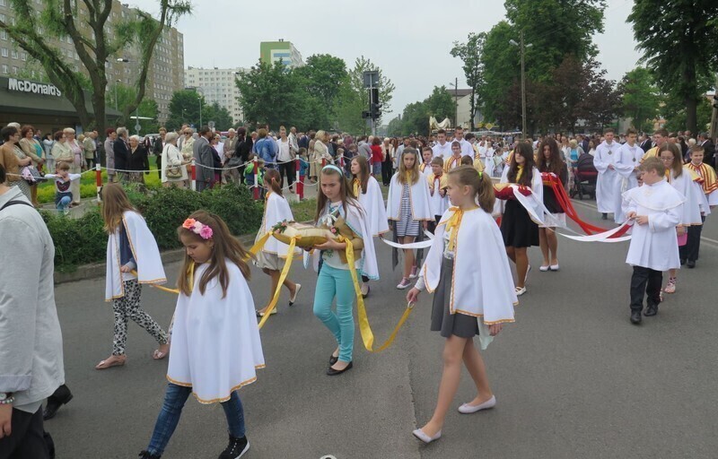 Zdjęcie 63: Święto Bożego Ciała na ulicach Piotrkowa Trybunalskiego [GALERIA]