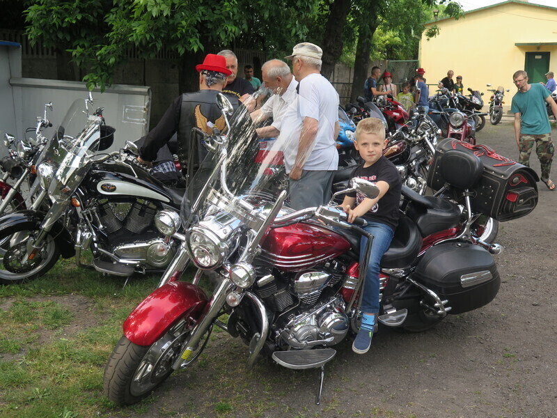 Zdjęcie 1: Z pasji do motoryzacji - szósty Motofestyn w Moszczenicy