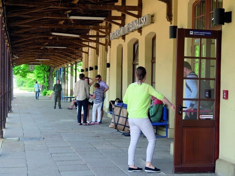 Dworzec dla podróżnych czy bezdomnych