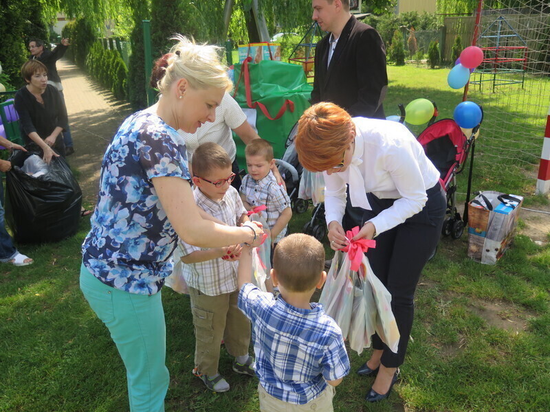 Zdjęcie 18: Finał zbiórki dla Domu Dziecka