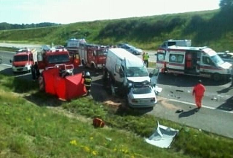 Zdjęcie 4: Piotrkowianin zginął w wypadku drogowym na A1