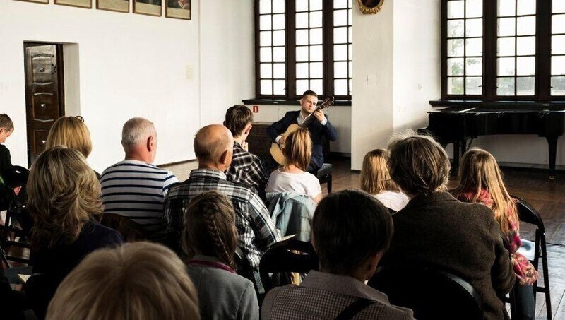 Zdjęcie 2: Recital gitarowy w piotrkowskim Muzeum