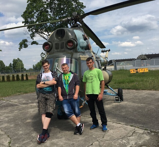 Zdjęcie 4: Młodzież z Bujen oglądała samoloty F-16 