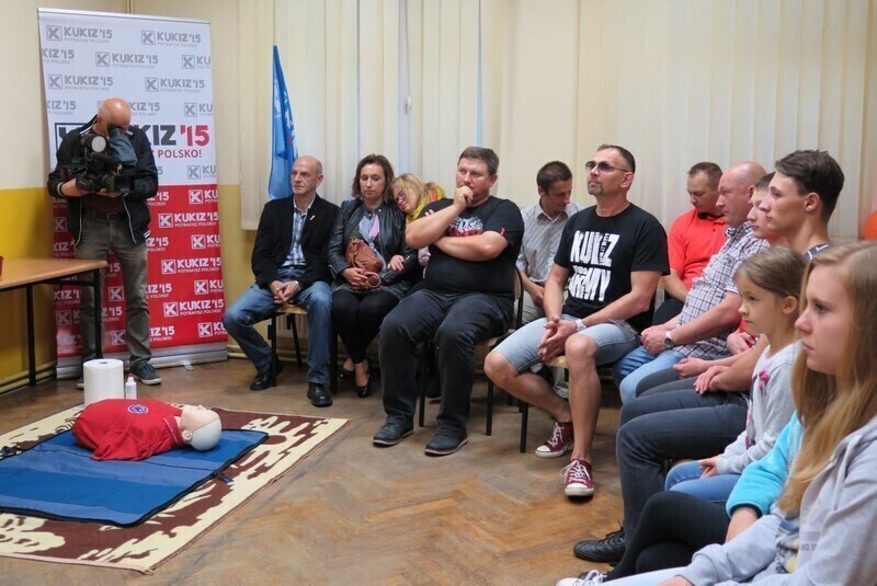 Zdjęcie 3: Kukizowcy uczyli udzielania pierwszej pomocy