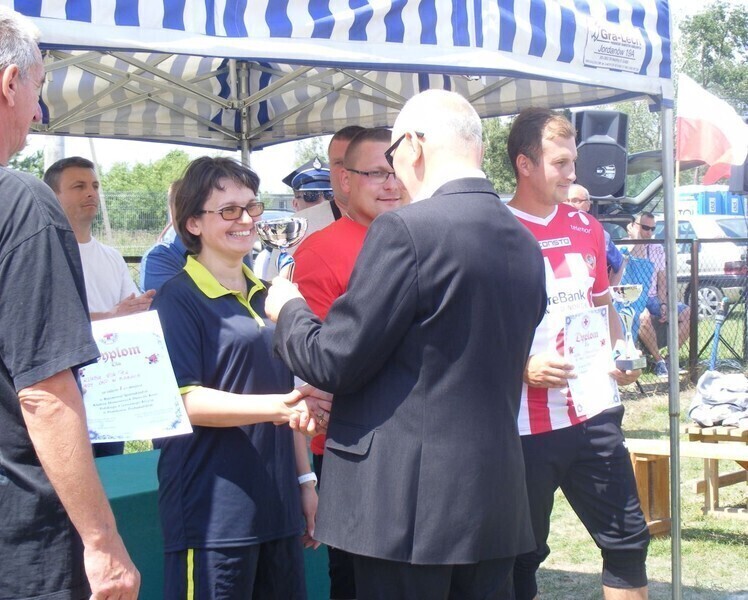 Zdjęcie 9: Krwiodawcy integrowali się na sportowo 