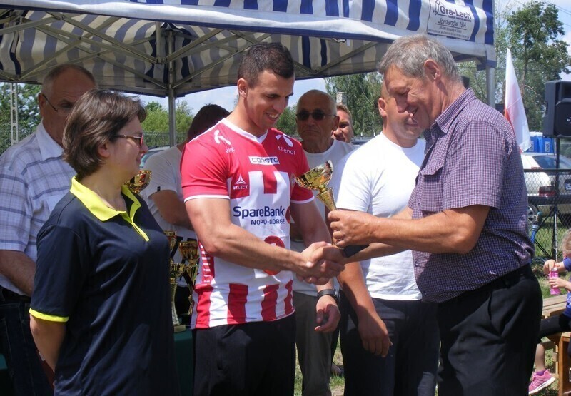 Zdjęcie 13: Krwiodawcy integrowali się na sportowo 