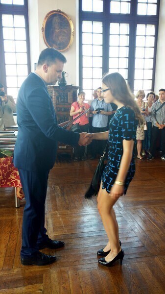 Zdjęcie 5: Najlepsi piotrkowscy uczniowie i absolwenci wyróżnieni