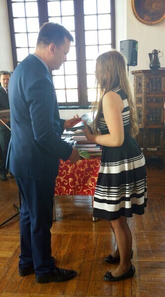 Zdjęcie 7: Najlepsi piotrkowscy uczniowie i absolwenci wyróżnieni