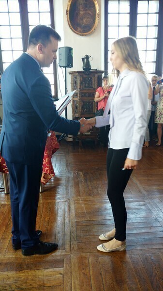 Zdjęcie 11: Najlepsi piotrkowscy uczniowie i absolwenci wyróżnieni