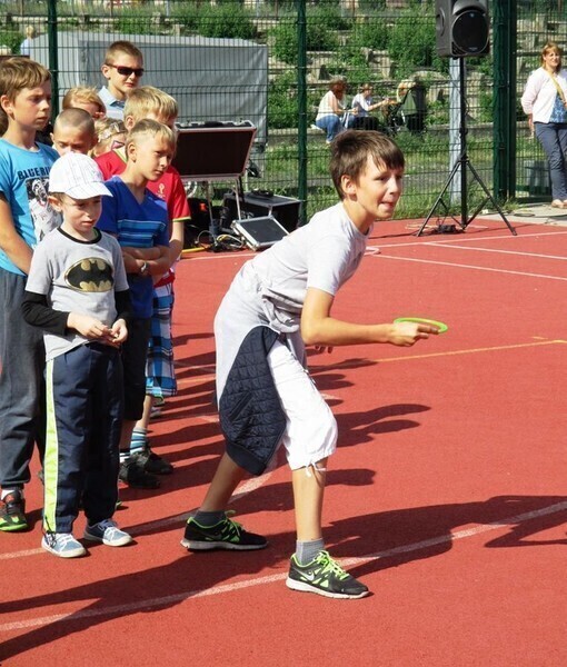 Zdjęcie 15: Zabawa na orliku. Pierwszy wakacyjny festyn już za nami 