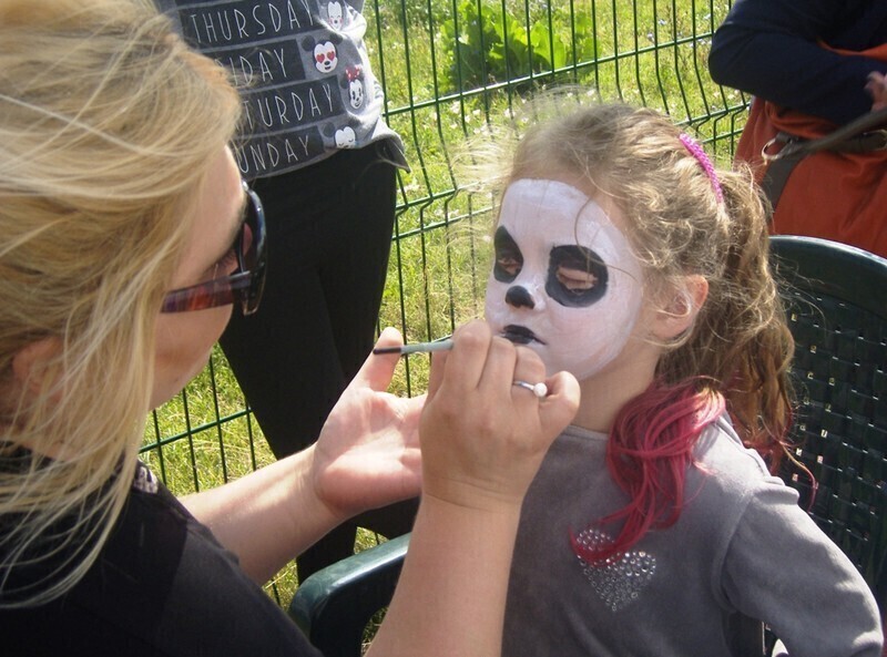 Zdjęcie 16: Zabawa na orliku. Pierwszy wakacyjny festyn już za nami 