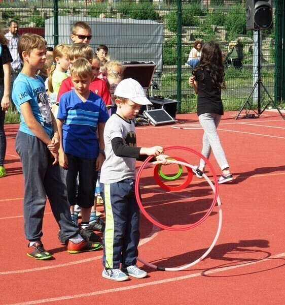 Zdjęcie 18: Zabawa na orliku. Pierwszy wakacyjny festyn już za nami 