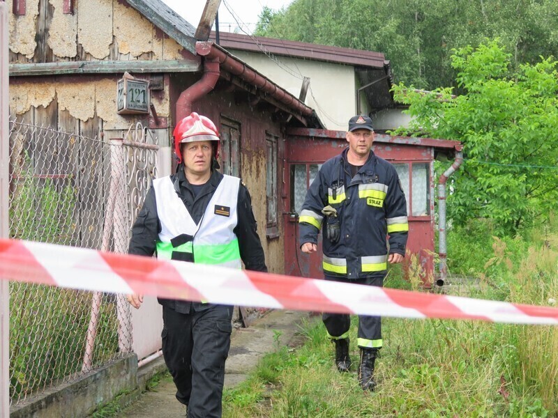 Zdjęcie 6: Wybuch gazu w Piotrkowie. Ranny 81-latek