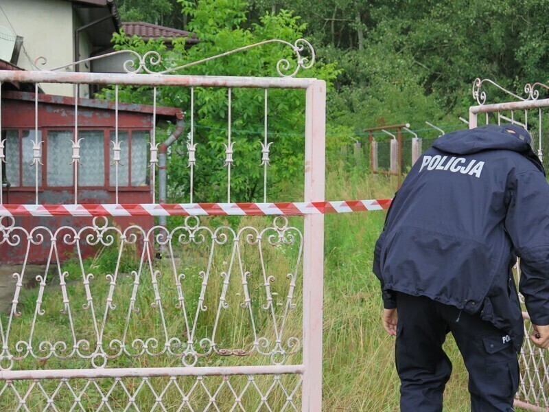 Zdjęcie 12: Wybuch gazu w Piotrkowie. Ranny 81-latek