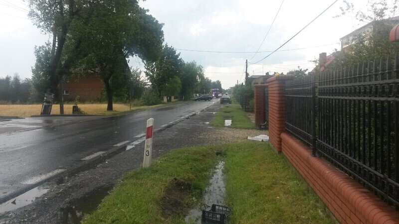 Zdjęcie 6: Nawałnica znowu  zrywała dachy 