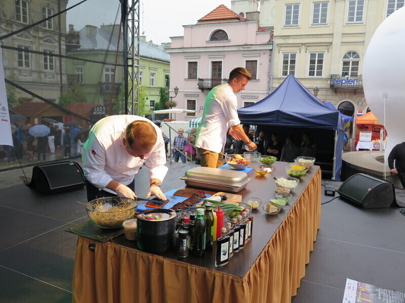Zdjęcie 12: Okrasa gotował, piotrkowianie próbowali nalewek [FOTORELACJA]