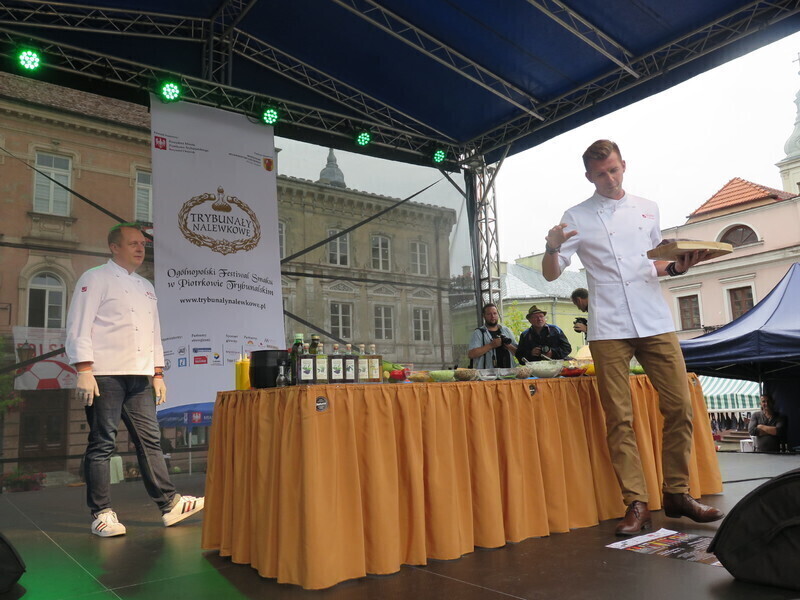 Zdjęcie 29: Okrasa gotował, piotrkowianie próbowali nalewek [FOTORELACJA]