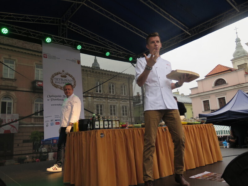 Zdjęcie 30: Okrasa gotował, piotrkowianie próbowali nalewek [FOTORELACJA]