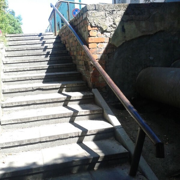 Zdjęcie 2: Barierka za nisko? (interwencja mieszkańca) 