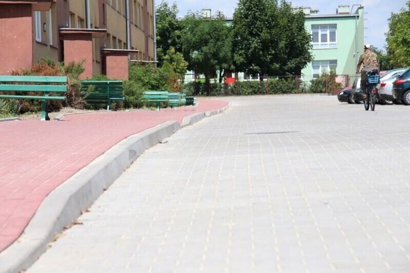 Zdjęcie 4: Osiedle w Woli Krzysztoporskiej jak nowe