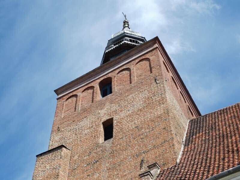 Zdjęcie 2: Fara nie będzie już pękać 