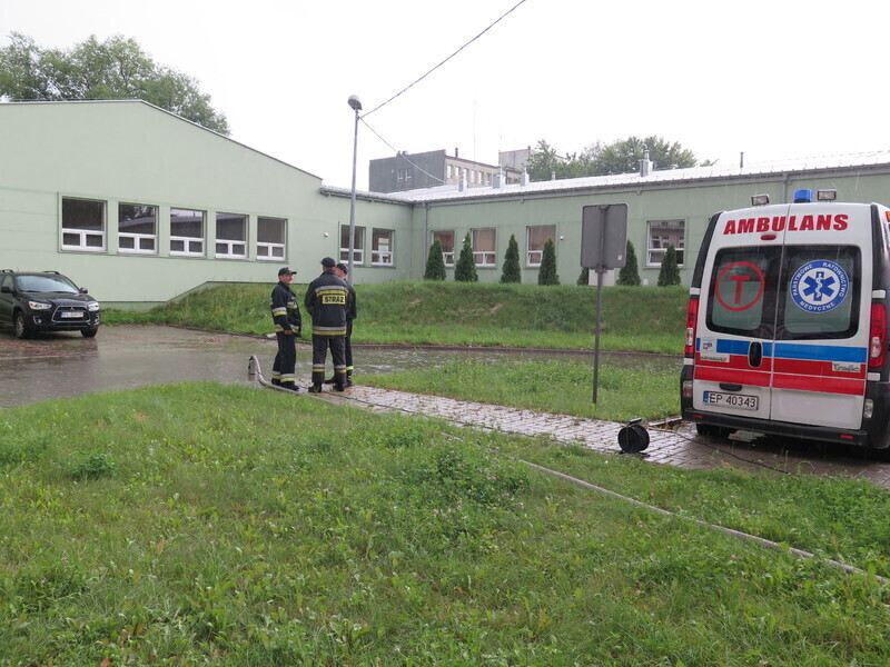 Zdjęcie 3: Po ulewie podtopiony szpital