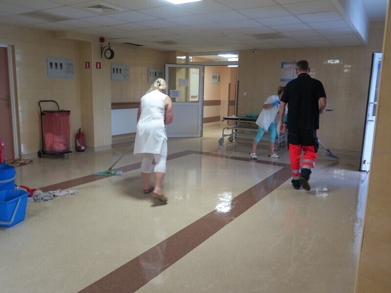 Zdjęcie 7: Po ulewie podtopiony szpital