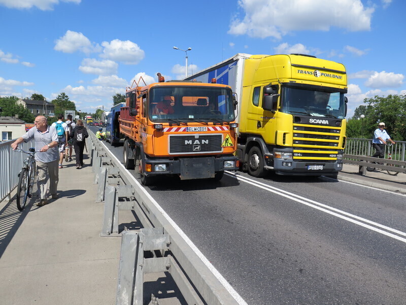 Zdjęcie 3: Utrudnienia na moście w Sulejowie 