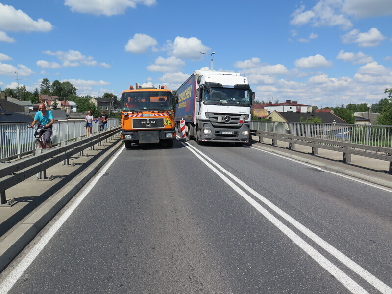 Zdjęcie 6: Utrudnienia na moście w Sulejowie 