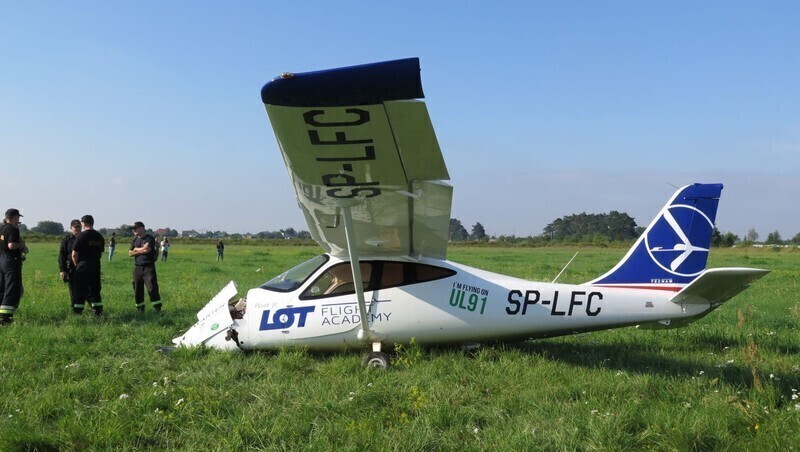 Zdjęcie 5: Spadła awionetka, dwie osoby ranne