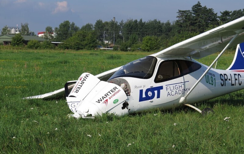 Zdjęcie 6: Spadła awionetka, dwie osoby ranne