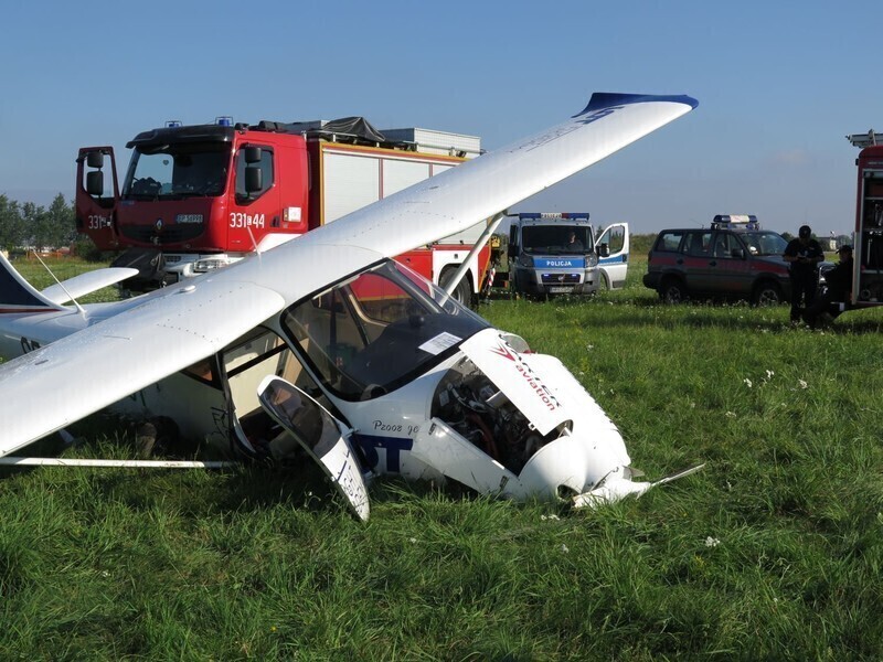 Zdjęcie 7: Spadła awionetka, dwie osoby ranne
