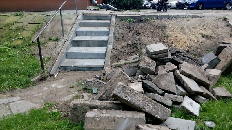 Zdjęcie 3: Remontują schody – wreszcie