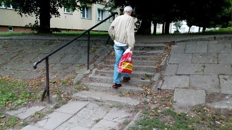 Zdjęcie 6: Remontują schody – wreszcie