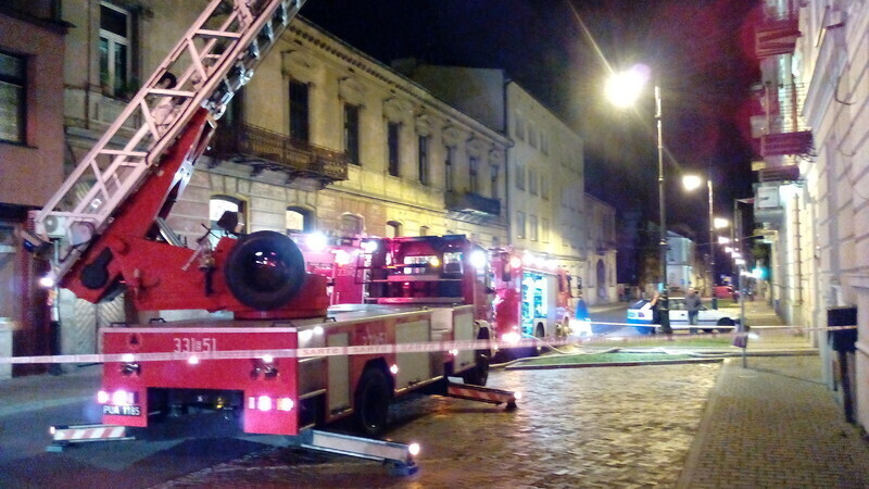 Zdjęcie 3: Pożar w kamienicy przy Dąbrowskiego