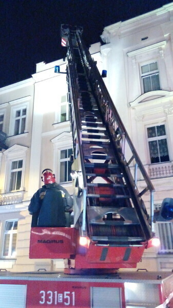 Zdjęcie 7: Pożar w kamienicy przy Dąbrowskiego