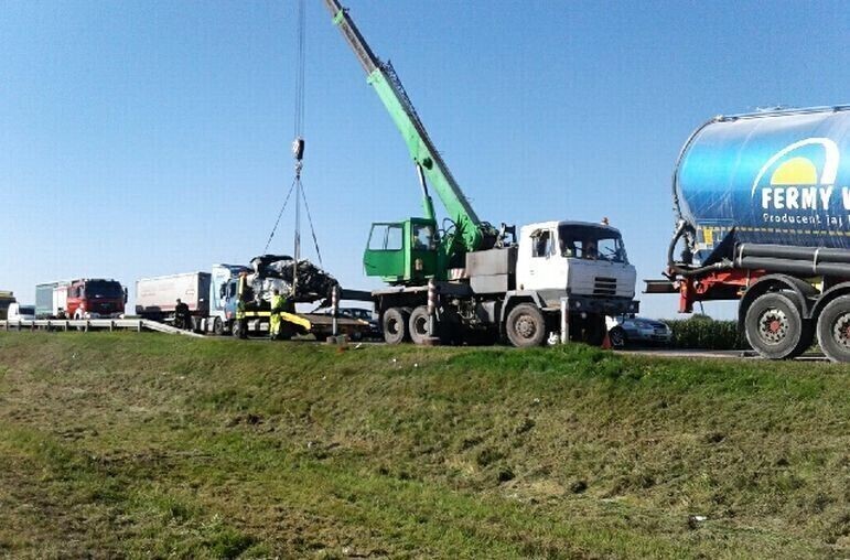 Zdjęcie 2: Wypadek w Srocku, zginęła jedna osoba