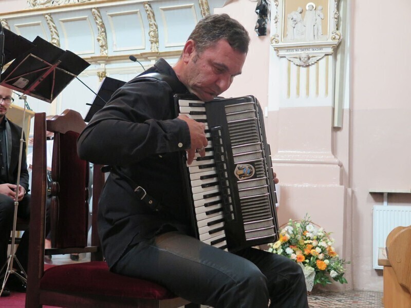 Zdjęcie 8: Wolbórz: Maciej Zakościelny w roli narratora 