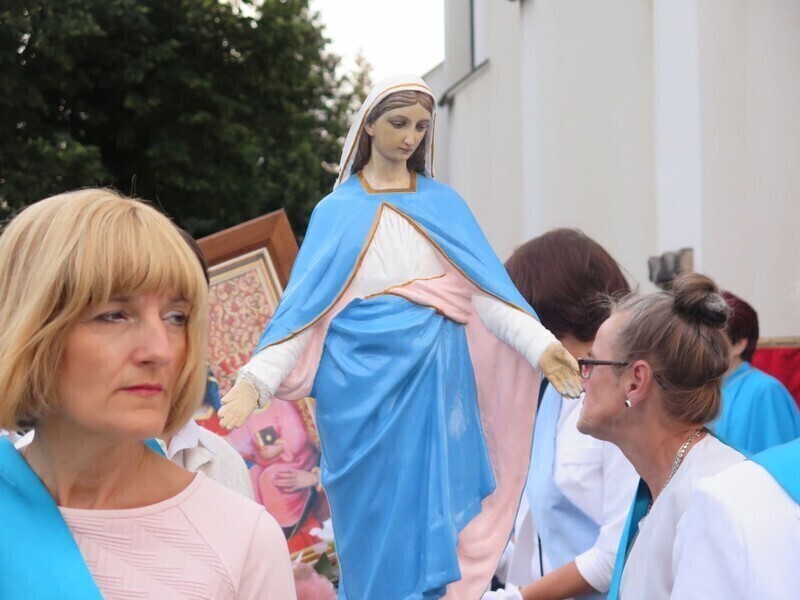 Zdjęcie 2: Pierwsza taka procesja w Piotrkowie