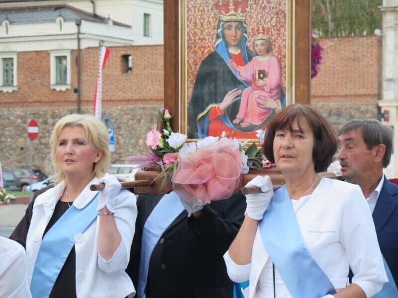 Zdjęcie 7: Pierwsza taka procesja w Piotrkowie