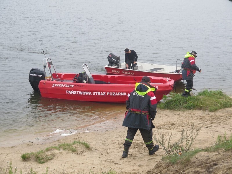 Zdjęcie 8: Na Bugaju trwają poszukiwania. 55-latek utonął? 