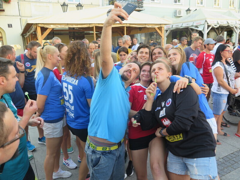 Piotrcovia wyszła do ludzi