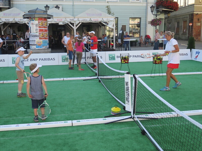 Rynek Trybunalski zmienił się w tenisowy kort