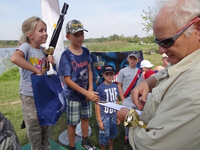 Zdjęcie 1: Najpierw wędkowali, potem grillowali 