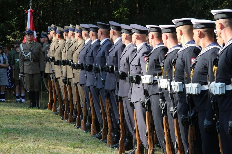 Zdjęcie 8: Minister Macierewicz na Górach Borowskich w gm. Wola Krzysztoporska 