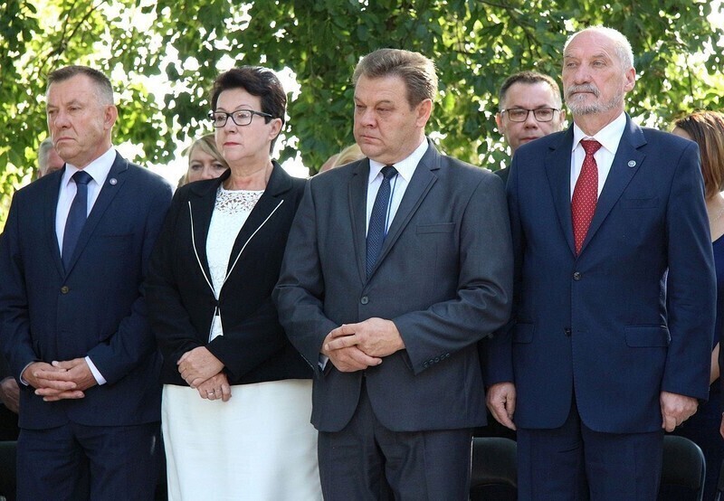 Zdjęcie 17: Minister Macierewicz na Górach Borowskich w gm. Wola Krzysztoporska 