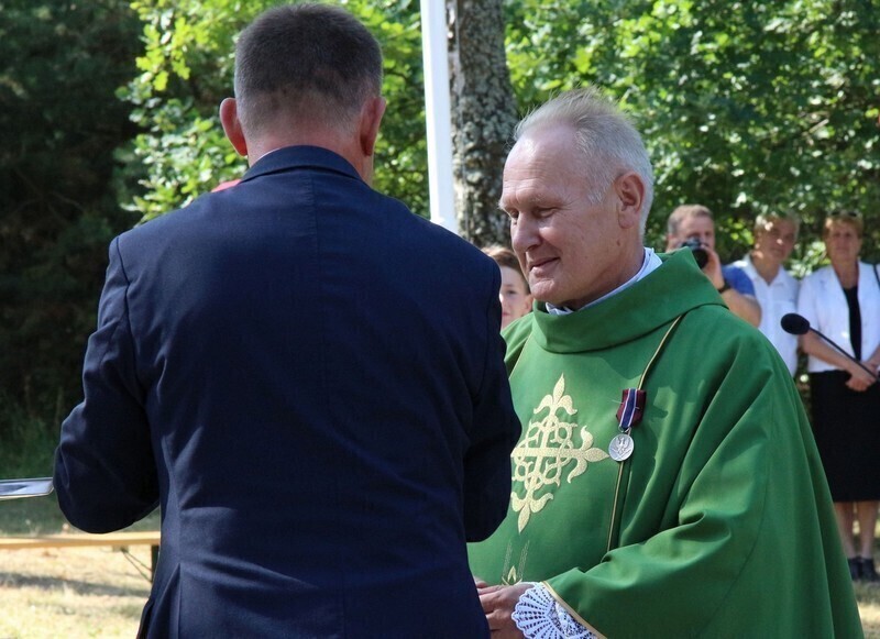 Zdjęcie 21: Minister Macierewicz na Górach Borowskich w gm. Wola Krzysztoporska 