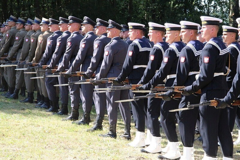 Zdjęcie 26: Minister Macierewicz na Górach Borowskich w gm. Wola Krzysztoporska 